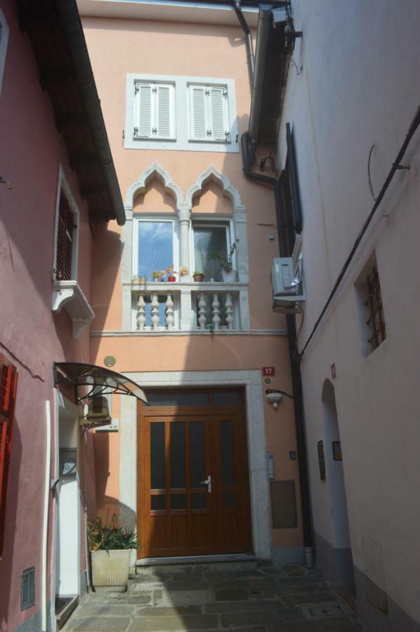 Apartment Terra, Koper Center Buitenkant foto